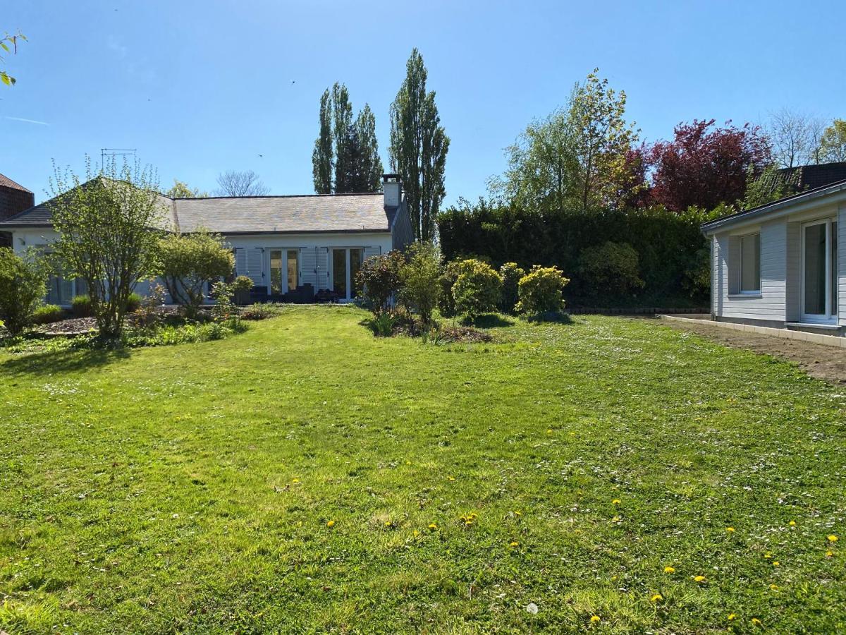 Villa Entouree De Verdure Avec Parking Prive Halluin Exterior foto
